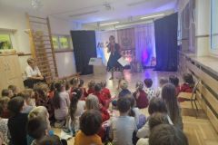 ae3537e4-1bdb-4d87-bcbf-6e24d701d722