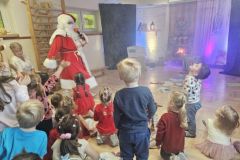 d563638a-82da-4b97-8c3a-bcdaf1d37eeb