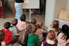 d6e79bff-f2c5-44b5-8bee-18245a9b5a37