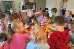 4f9a4d32-1701-419b-9640-fbc2348c4e45